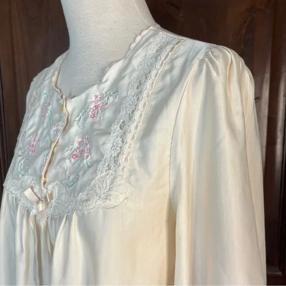 Vintage Cream Nightgown with Pink Floral Lace Yoke - Picture 7 of 13